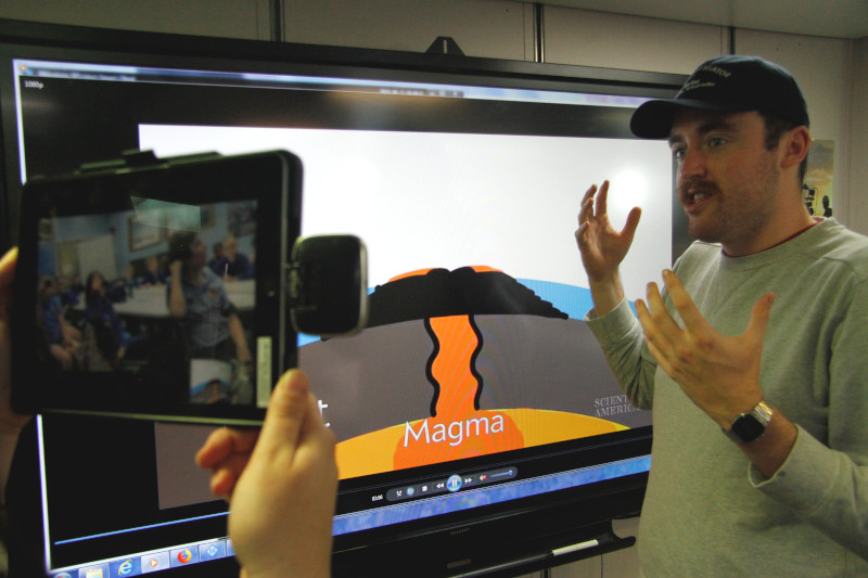 Our onboard educators, Olivia and Jamie, did a great job explaining how volcanoes erupt to primary school kids.