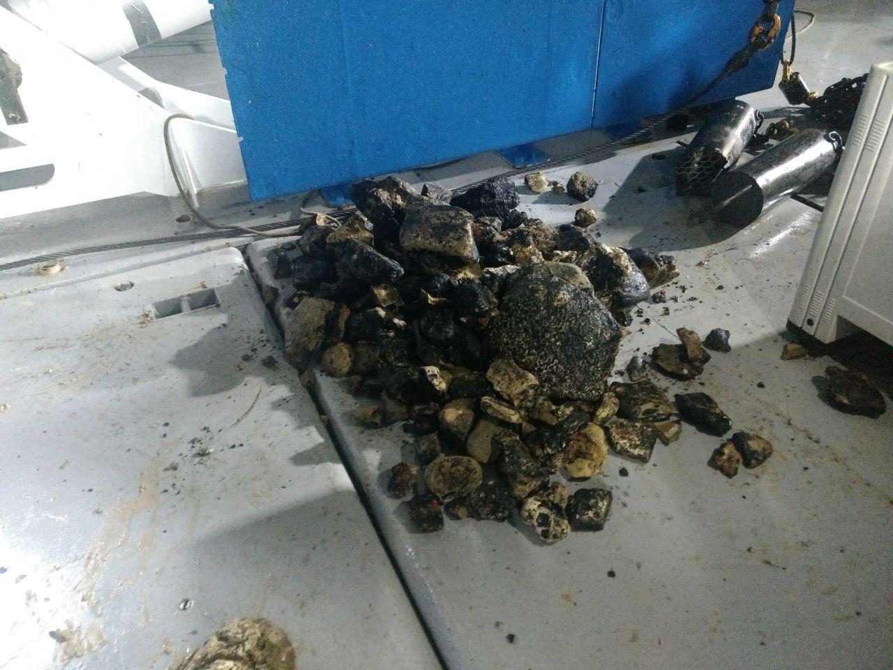 Deck photo with ALL the rocks!